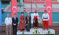 Sinop'ta öğrenciler okçulukta hünerlerini sergiledi