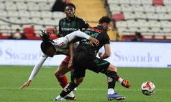 Trendyol Süper Lig: Antalyaspor: 0 - Konyaspor: 0 (İlk yarı)