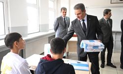 Vali Baruş, lise öğrencileriyle buluştu