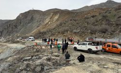 Van-Hakkari kara yolunda heyelan riski devam ediyor