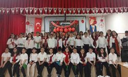 Vanlı miniklerden yürekleri ısıtan etkinlik: Konser gelirini Mehmetçik Vakfı'na bağışladılar