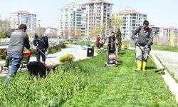 Yeşilyurt'ta park ve yeşil alanlarda bakım ve onarım çalışması