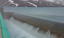 Yüksekova'nın mavi gerdanlığı Dilimli Barajı tam kapasiteye ulaştı