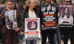 Anne ve babalar, hayatını kaybeden çocukları için Ulus Meydanı'nda bir araya geldi