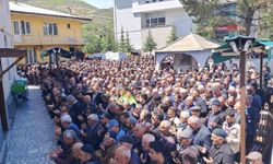 Artvin'de 4 ay sonra çığ altından çıkartılan Bülent Gezer son yolculuğuna uğurlandı