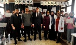Bayburt Lisesi öğrencileri kitapları sahneye taşıdı