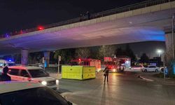 İntihar etmek için köprüye çıkan şahsı polis ikna etti
