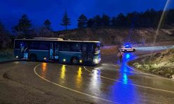 Kayseri'de alkollü bir şahıs çaldığı özel halk otobüsüyle kaza yaptı