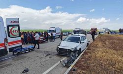 Konya'da 2 otomobil çarpıştı: 5 yaralı
