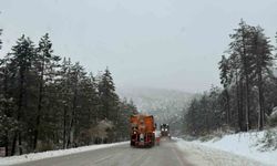 Kütahya'nın yüksek kesimlerinde kar kalınlığı 60 santimetreye ulaştı