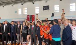 Okullar arası spor festivali coşkusu: Ödüller sahiplerini buldu