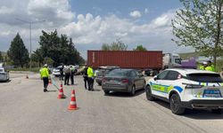 Otomobil tıra arkadan çarptı: 1 ölü, 4 yaralı
