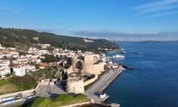 Sarı kule, Çanakkale Boğazı'na giren düşman gemilerini beyaz flama ile bildiriyordu