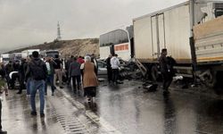 TAG Otoyolu'nda zincirleme trafik kazası: 1'i ağır 5 yaralı