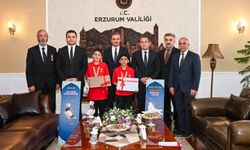 Vali Baruş, başarılı öğrencileri makamında ağırladı