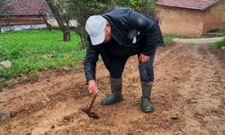 Yağış sonrası toprak kaydı, 9 yapı zarar gördü
