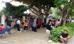 Mersin'de 25 bin 965 öğrenci için LGS başladı: Çocuklar içerde aileleri dışarda ter döktü