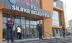 Silifke Belediyesine yolsuzluk operasyonu: Başkan Mustafa Turgut dahil 18 kişi gözaltında