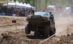 Sivas'ta off road festivalinde takla atan araç yürekleri ağza getirdi