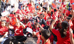 103. Yılında Mersin’de Çocuklardan Unutulmaz Kutlama