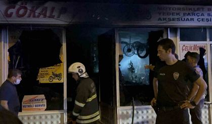 İskenderun’da motosiklet tamir atölyesinde yangın çıktı