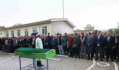 Mersin’de denizde boğulan lise öğrencisi memleketi Çorum’da son yolculuğuna uğurlandı