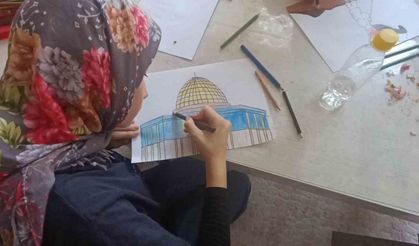 Anamur’da Yaz Kur’an Kursu öğrencilerinden Gazze’ye çizimli destek
