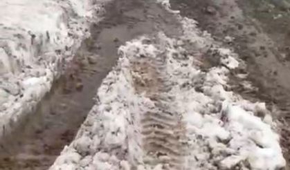 Ardahan’da temmuzda karla mücadele devam ediyor