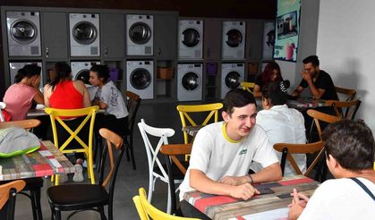 Başkan Seçer:  "Gençler, hayallerinizi birlikte gerçekleştirmek için sizleri Mersin’e bekliyoruz"