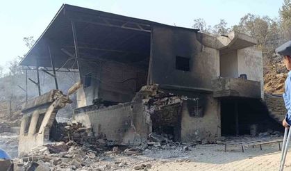 Mersin Valiliği: " Yangınlar kontrol altına alınmış, soğutma çalışmaları devam etmektedir"