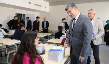 Akdeniz Belediyesinden gençlere kaynak kitap desteği