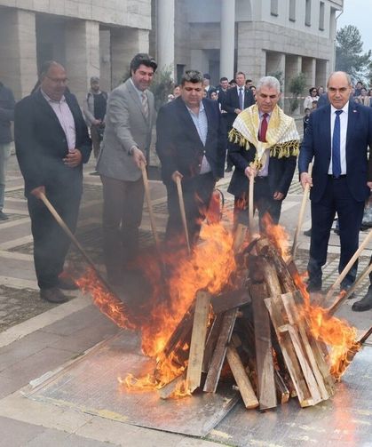Mersin Üniversitesi’nde “Yörüklerin İzinde” Sergisiyle Nevruz Kutlaması