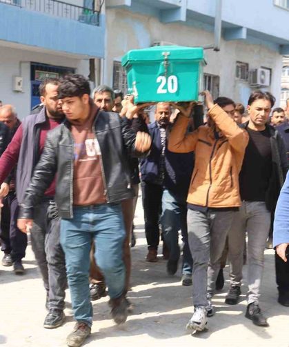 Dereye düşerek can veren evladını defneden acılı baba: 'En son baktığımda dere kenarında terliği vardı'