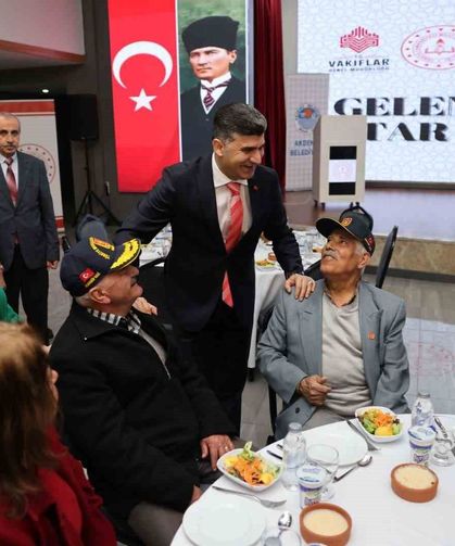 Şehit aileleri ve gaziler iftarda bir araya geldi