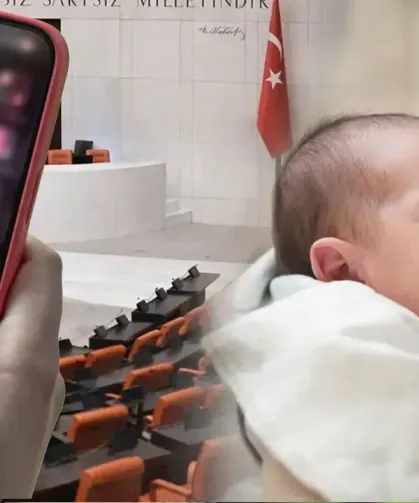 TBMM’de Kabul Edildi :15 Yaş Altına Sosyal Medya Yasak, Doğum İzni Rekor Seviyede !