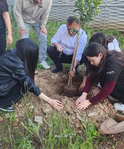 Toroslar’da “Yeşil Vatan” İçin Umut Fidanları Toprakla Buluştu