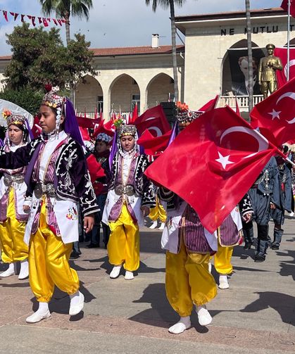 Mersin'de 23 Nisan coşkuyla kutlandı