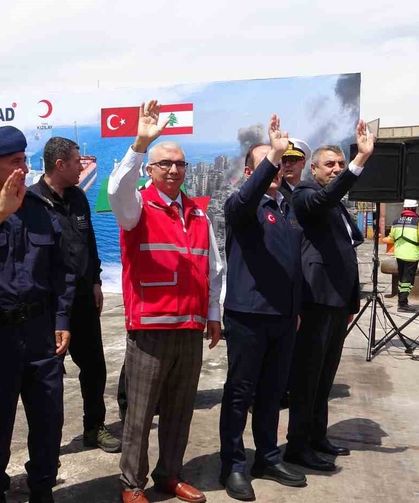 Mersin Limanı'ndan Lübnan'a 730 tonluk insani yardım yola çıktı