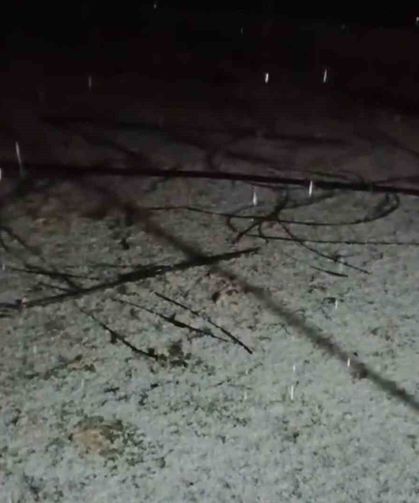 Mersin'de dolu yağışı etkili oldu