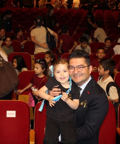 Adana’da Sanatın Birleştirici Gücü Sahneye Taşındı