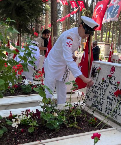 “Mersin’de Bayramın İlk Durağı Şehitlik Oldu”