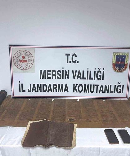 Mersin'de tarihi eser operasyonu: Tevrat ele geçirildi