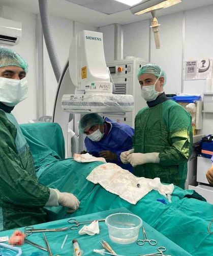 Tarsus Devlet Hastanesi'nde şoklama özellikli kalp pili takıldı