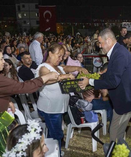 Mersin'de 7. Örtüaltı Üzüm Festivali coşkusu