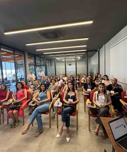 Kadın Girişimcilerin Geleceğine Yatırım: ‘Güçlü Kadın Güçlü Yarın’