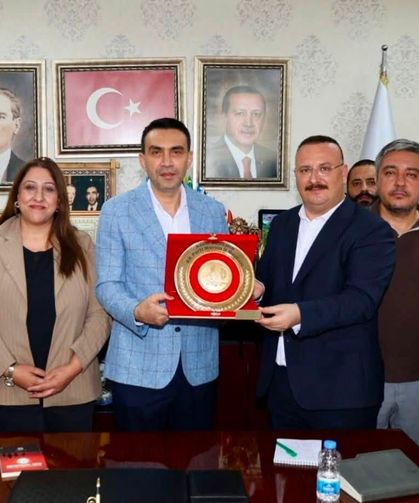 AK Parti Toroslar'dan İl Başkanlığına Birlik ve Dayanışma Ziyareti