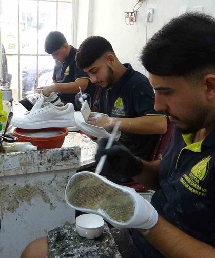 Ayakkabı Tamirciliğini Modernleştirdi, Türkiye'nin Dört Bir Yanından Sipariş Alıyor
