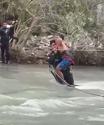 Mersin'de derede mahsur kalan 7 kişi kurtarıldı