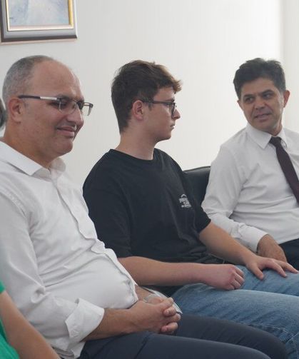 İl Müdürü Özdemirci, Erdemli'de Tercih Heyecanına Ortak Oldu