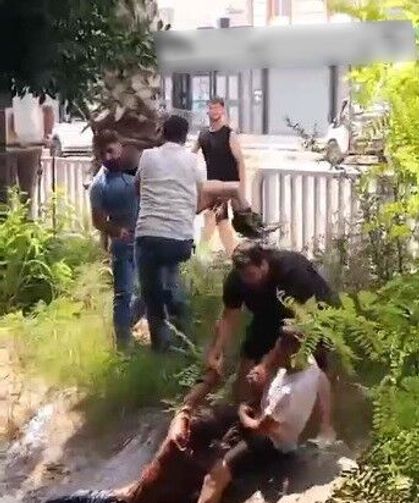 Boğulmak üzere olan çocuğu vatandaşlar son anda kurtardı